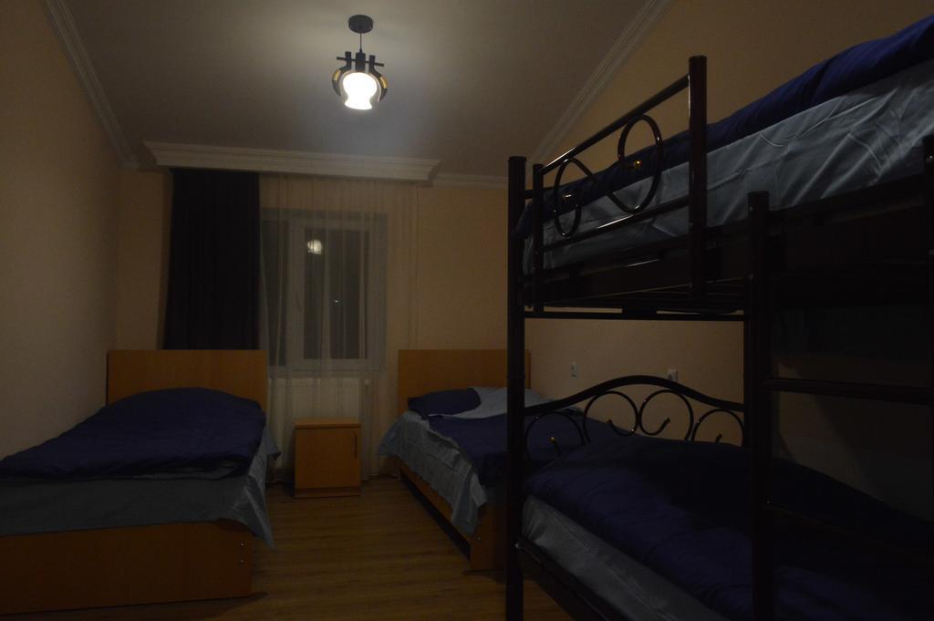 Guest House Qubi Степанцмінда Екстер'єр фото