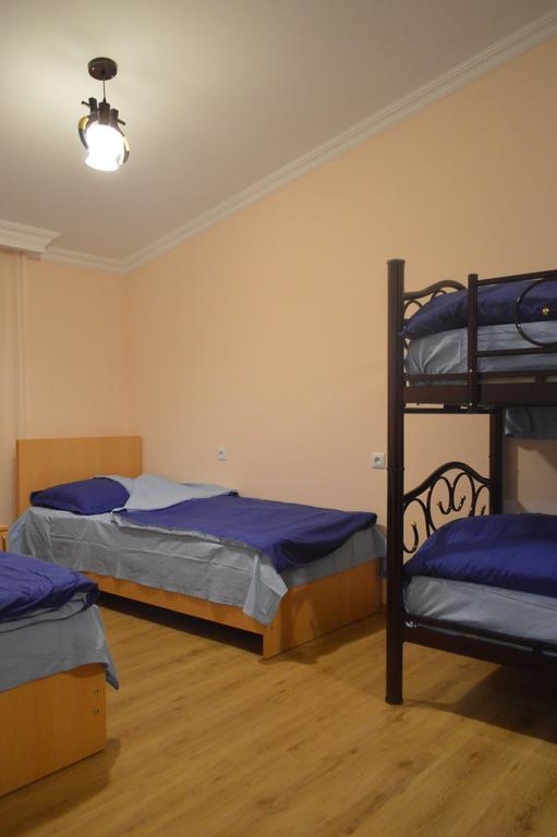 Guest House Qubi Степанцмінда Екстер'єр фото
